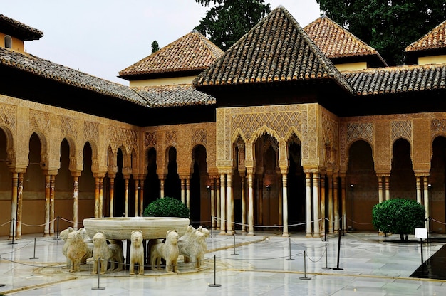 Alhambra W Granadzie. Monumentalny Kompleks Nazari