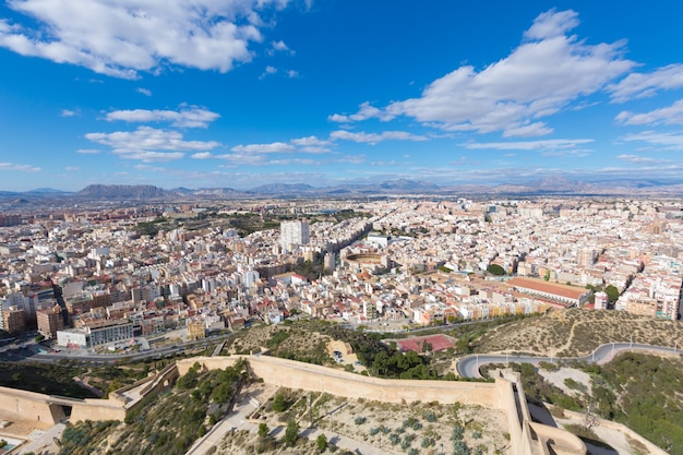 Alicante linia horyzontu antena od Santa Barbara kasztelu Hiszpania