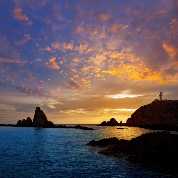 Almeria Cabo de Gata latarni morskiej zmierzch w Hiszpania