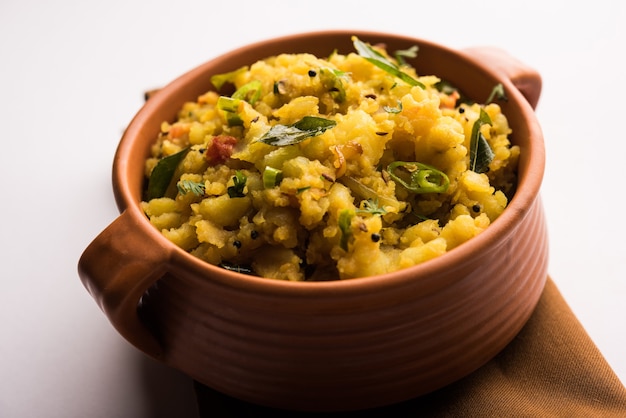 Aloo ka bharta, sabzi to smaczne danie z Indii przyrządzane z przyprawionego puree ziemniaczanego przygotowanego specjalnie w północnych częściach Indii
