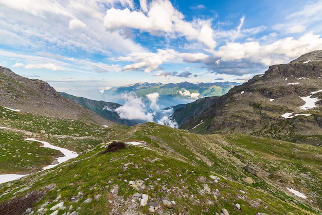 Alpejskie góry skaliste