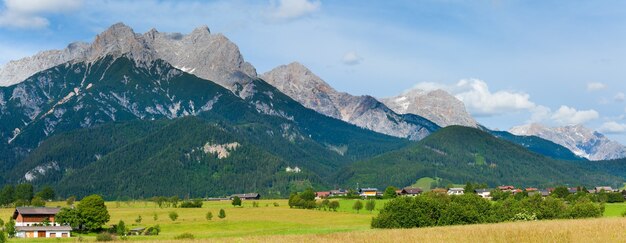 Alpy Górskie Kraj Spokojne Lato Panorama, Austria, Obrzeża Wsi Gosau.