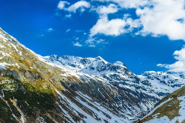Alpy pokryte śniegiem i lodem Fluelapass Davos Gr
