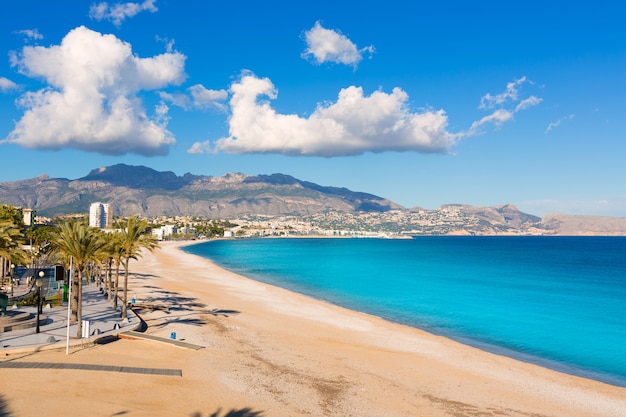 Altea Playa del Albir z białych kamieni w Alicante Hiszpania