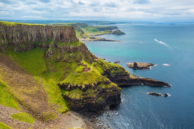 Amfiteatr, Port Reostan Bay I Giant's Causeway Na Powierzchni, County Antrim, Irlandia Północna, Wielka Brytania