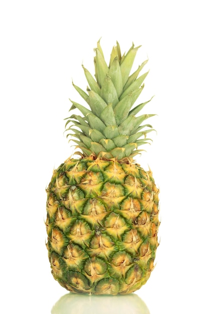 Ananas na białym tle