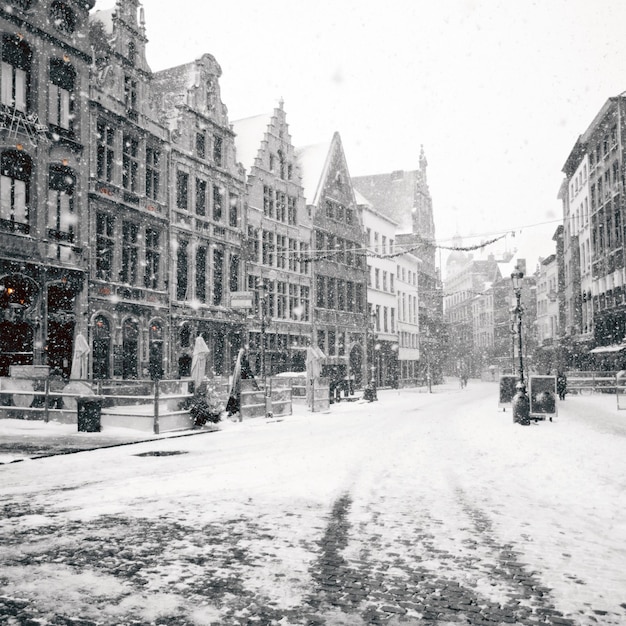 Antwerpia podczas zimowej śnieżycy