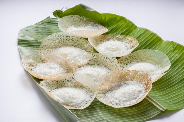 Appam lub velliappam lub kallappam lub paalappam smaczne pyszne śniadanie w południowych Indiach
