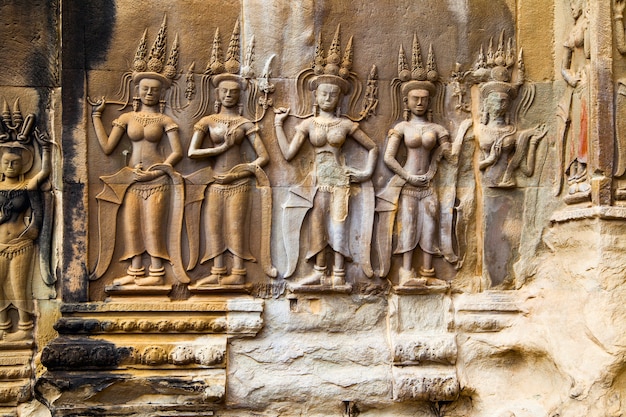 Apsaras - starożytna płaskorzeźba w świątyni Angkor Wat, Kambodża