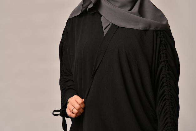 Zdjęcie arabska muzułmanka w stylowej abaya