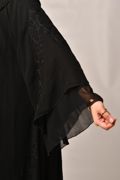 Zdjęcie arabska muzułmanka w stylowej abaya