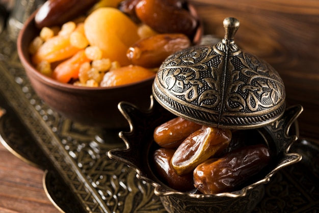 Zdjęcie arabskie jedzenie dla ramadanu