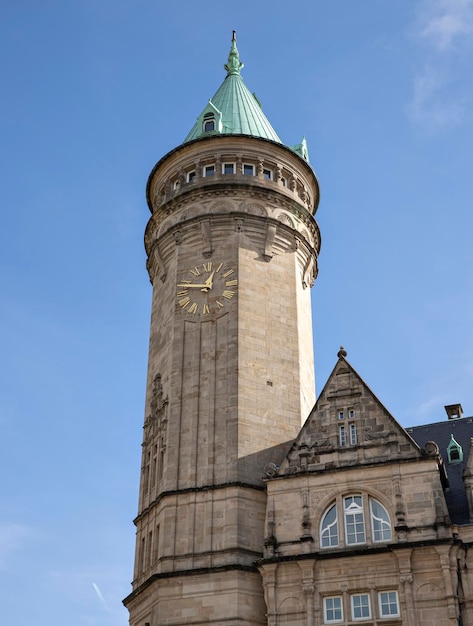 architektura budynków wieżowych w mieście luksemburg