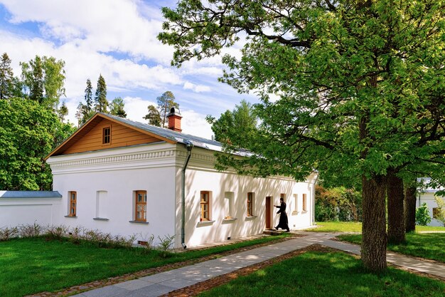 Architektura budynku drewnianego klasztoru na wyspie Valaam, Karelia w Rosji