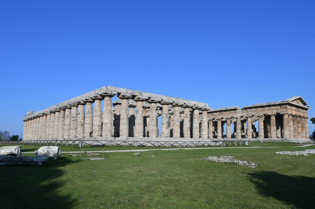 Architektura świątyń w Paestum, starożytnym mieście w prowincji Salerno we Włoszech.