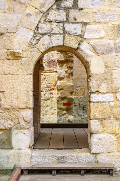 Arco De Piedra En Los Anchos Muros średniowieczne Del Castillo De Zamora Hiszpania