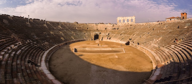 Arena Verona. Rzymski amfiteatr na Piazza Bra w Weronie