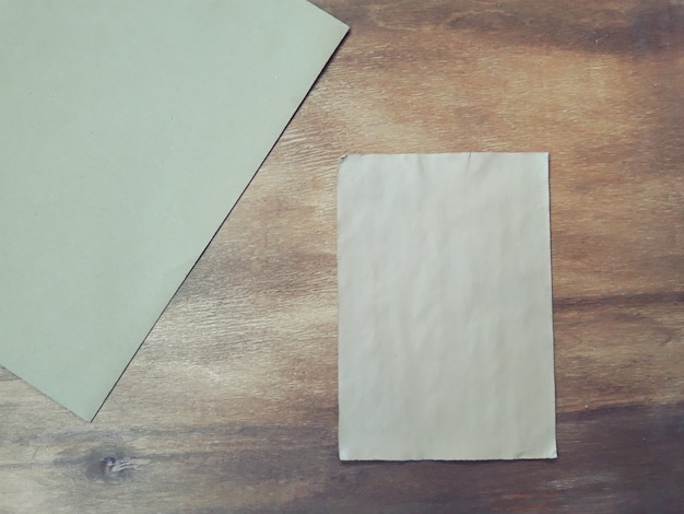 Arkusz papieru na stole