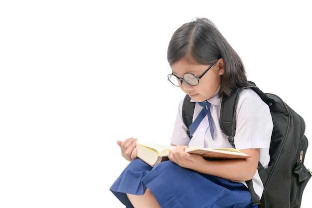 asian girl nosić okulary czytanie książki