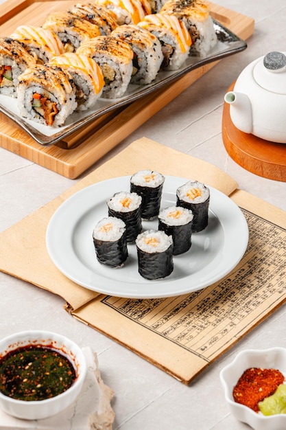 Asortowana pyszna Sushi Roll