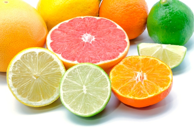 Asortyment owoców cytrusowych