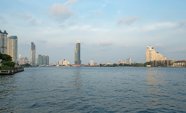 Atmosfera Chao Phraya rzeka, Bangkok