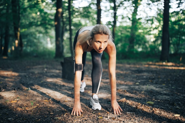 Atrakcyjna kobieta fitness