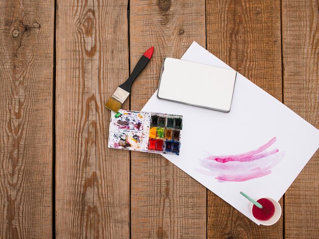 Zdjęcie atramenty artystyczne kolory inspiracja koncepcja malowania. kursy dla artystów. proces pracy.