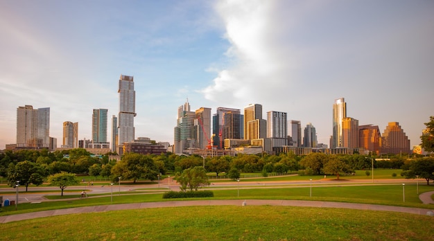 Austin Texas Travis z Cityscape Skyline Downtown na lato