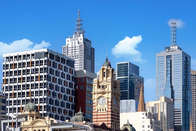 Zdjęcie australia malownicze melbourne centrum panoramy panoramy w pobliżu rzeki yarra i centrum biznesu finansowego