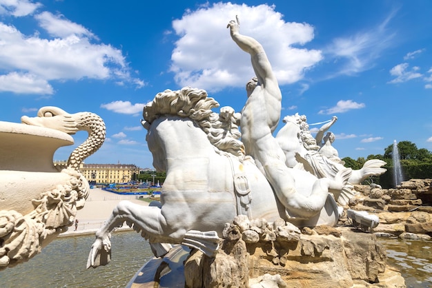 Zdjęcie austria pałac schonbrunn fontanna cesarska w ogrodach królewskich w wiedniu