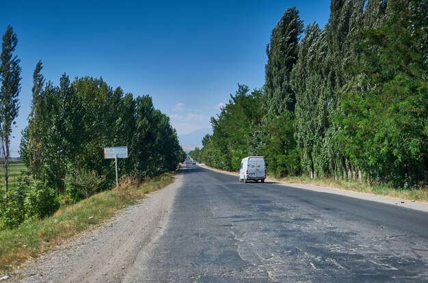 Autostrada Biszkek-osz, Region Dżalal-abad, Kirgistan.