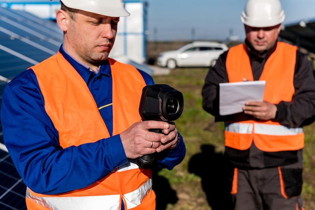 Badanie inspektora modułów fotowoltaicznych za pomocą kamery termowizyjnej