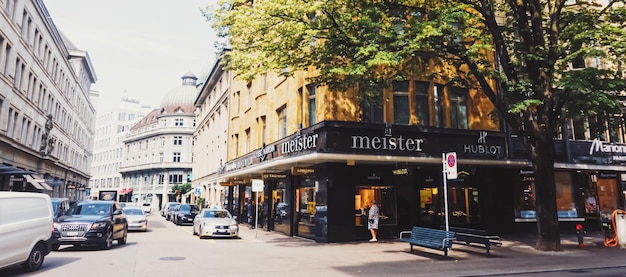 Bahnhofstrasse w Zurychu Główna ulica w centrum Szwajcarii w centrum miasta