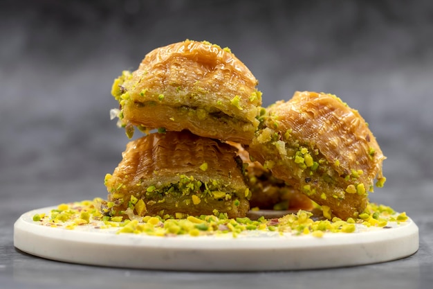 Baklava pistacjowa Zbliżenie Tradycyjne smaki Bliskiego Wschodu Tradycyjna turecka baklava nazwa lokalna fistikli baklava