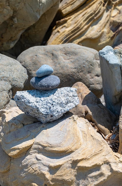 Balanced Pebbles Piramida Na Plaży Kamienie Zen