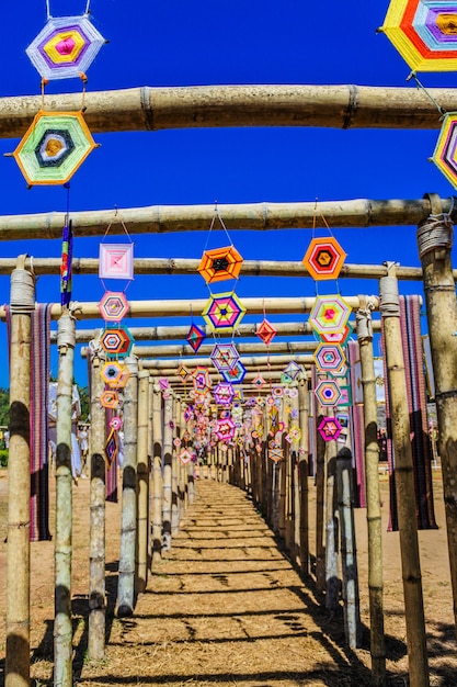 Bambusowy most. Sutongpe Bridge. najdłuższy drewniany most, Mae Hong Son, Tajlandia