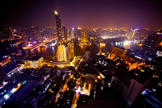 BANGKOK 20 grudnia 2013 Widok na Bangkok z wysokości 50 pięter hotelu Lebua Tower