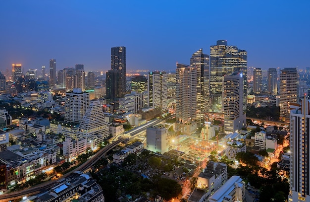 Bangkok pejzaż miejski przy nocą