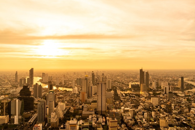 Bangkok pejzaż miejski z piękną powierzchnią budynek i architecturein w Tajlandia