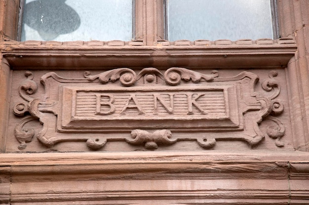 Bank Sign over Wejście do oddziału