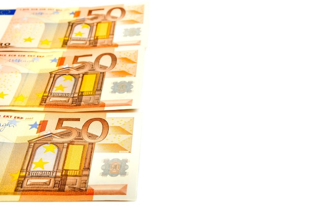 Banknoty Euro Na Białym Tle Na Białym Tle Z Miejscem Na Tekst