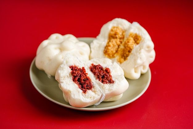 Baozi lub Bakpao to rodzaj pieczywa wypełnionego drożdżem w różnych kuchniach chińskich