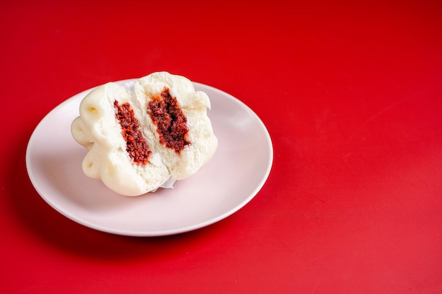 Baozi lub Bakpao to rodzaj pieczywa wypełnionego drożdżem w różnych kuchniach chińskich