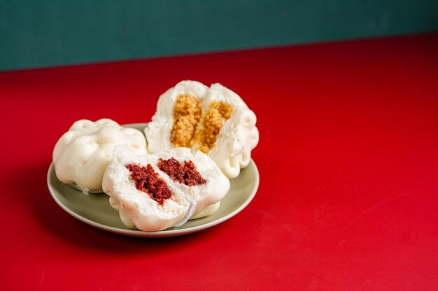 Baozi lub Bakpao to rodzaj pieczywa wypełnionego drożdżem w różnych kuchniach chińskich