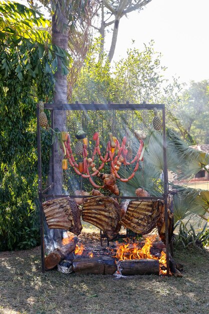 Zdjęcie barbecue w stylu fuego de chao