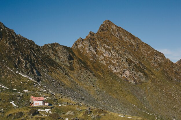 Bardzo Piękny Krajobraz Ze Specjalnym Położeniem Karpat, Transfagarasan