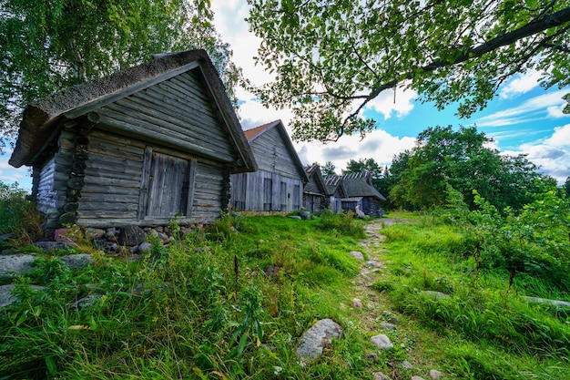 Bardzo stara mała wioska rybacka nad Morzem Bałtyckim. Estonia.