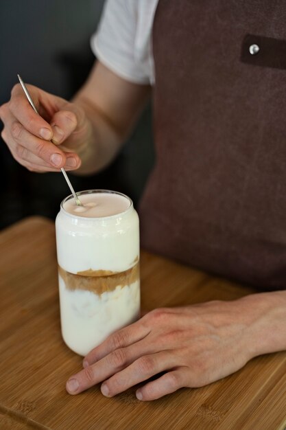 Barista Przygotowujący Napój