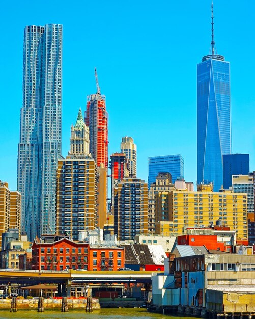 Battery Park City w widoku z lotu ptaka z Skyline z drapaczami chmur na dolnym Manhattanie, Nowy Jork, Ameryka USA. Budynek architektury amerykańskiej. Metropolia Nowy Jork. Pejzaż miejski. Hudson, East River, Nowy Jork